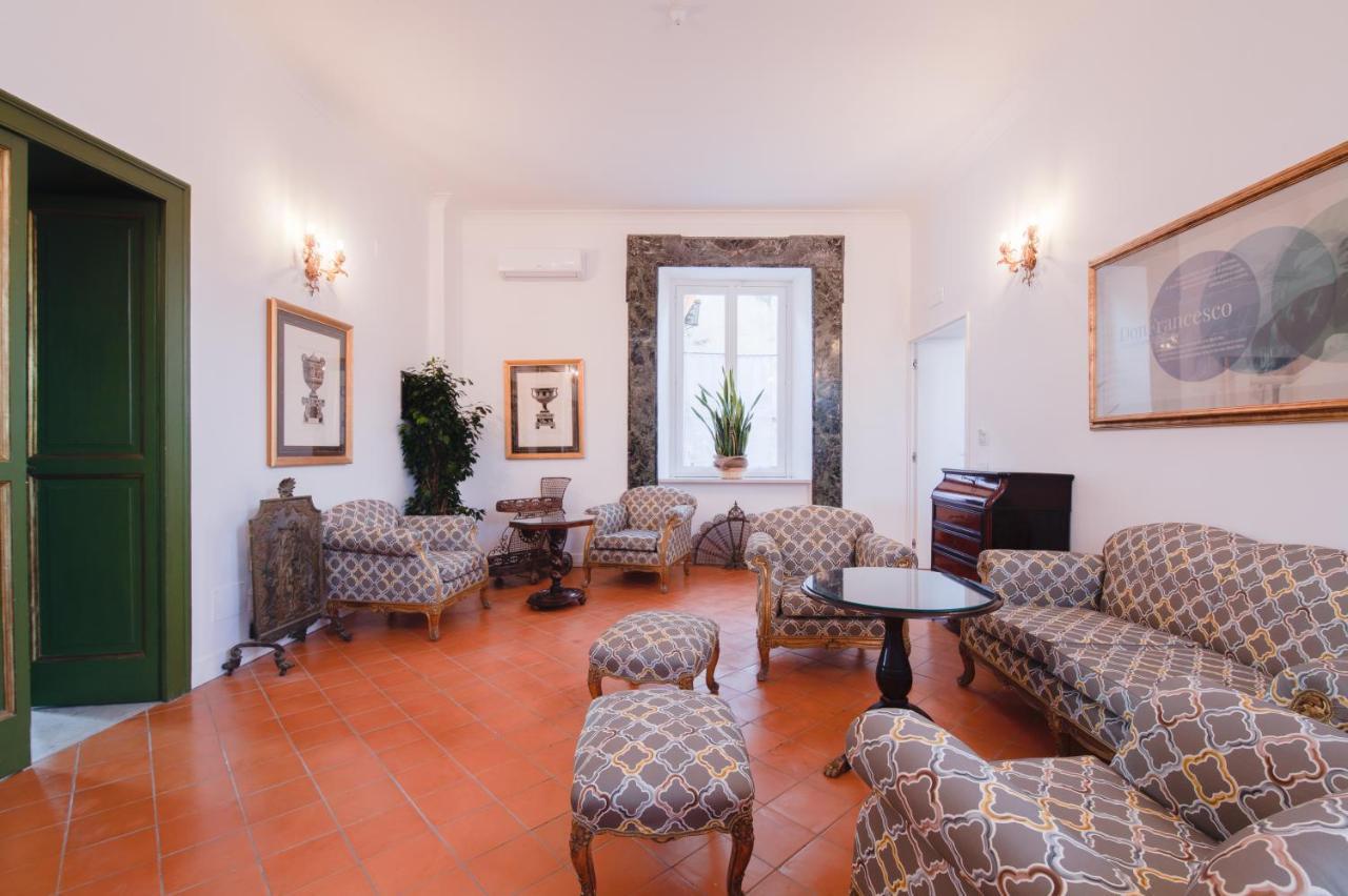 Palazzo Marigliano - Serviced Apartments Napoli Esterno foto